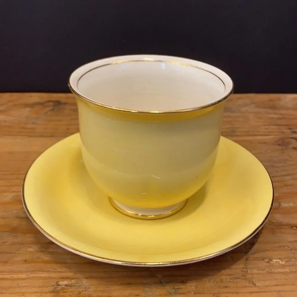 Yellow and Gold Gilt Royal Winston Bone China Tea Cup with flower handle - Picture 4 of 10